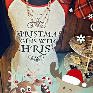 Christmas top size medium NEW plus necklace gift